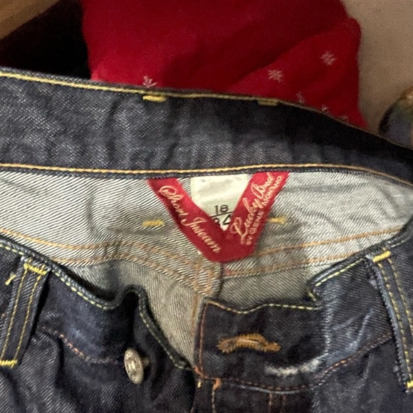 **LIKE NEW** Lucky brand jeans - Picture 3 of 9